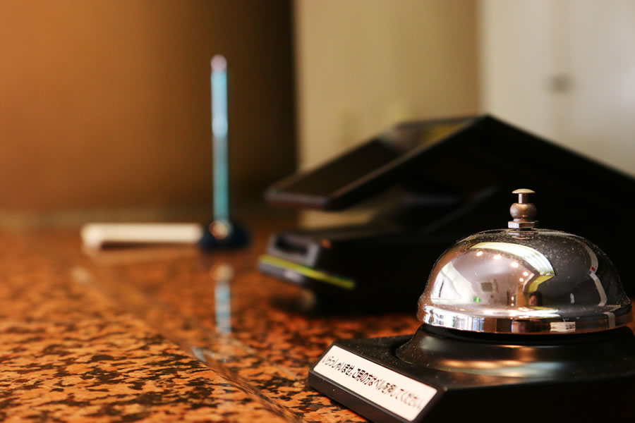 フロントサービス